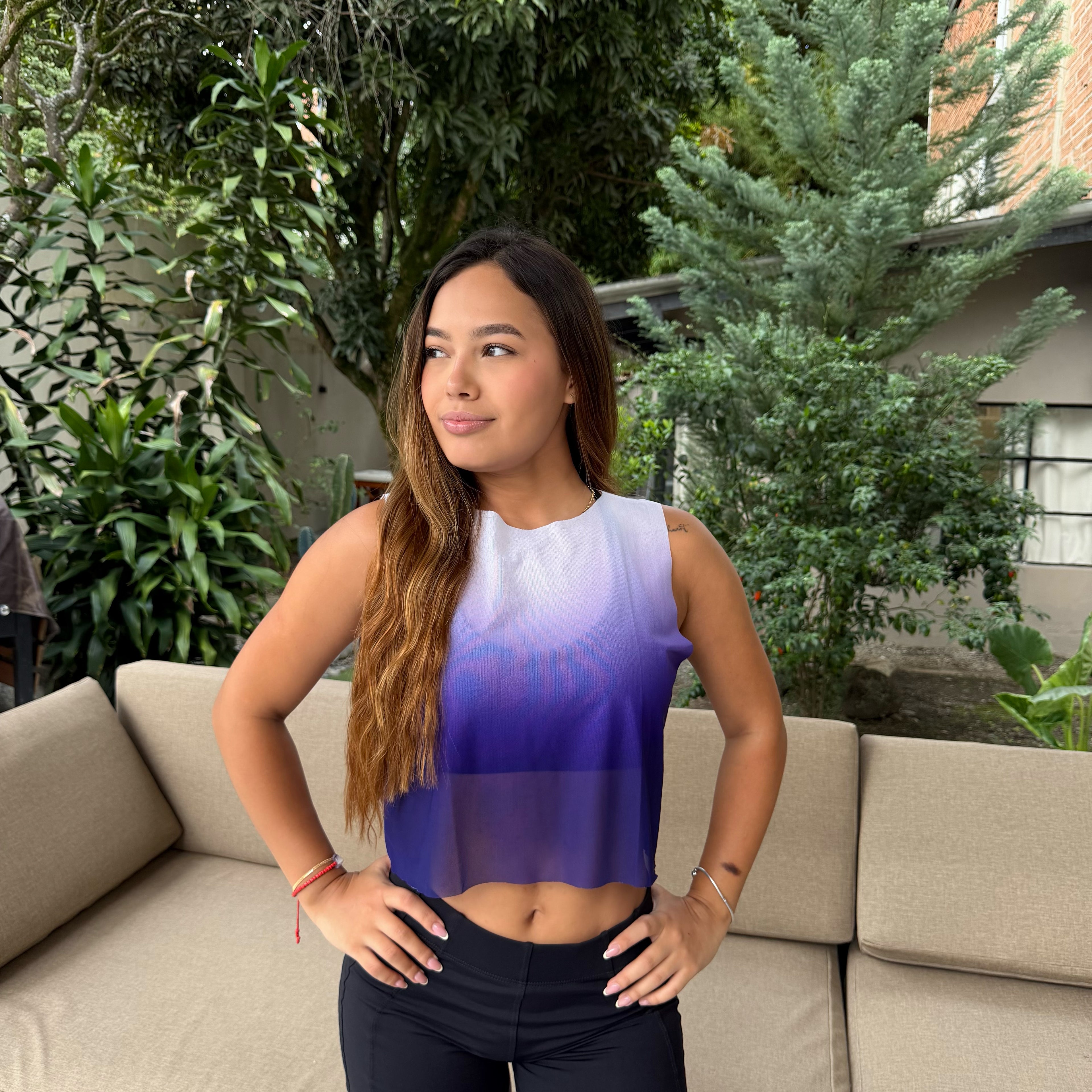 CROPTOP SIN MANGAS MALLA DAMA