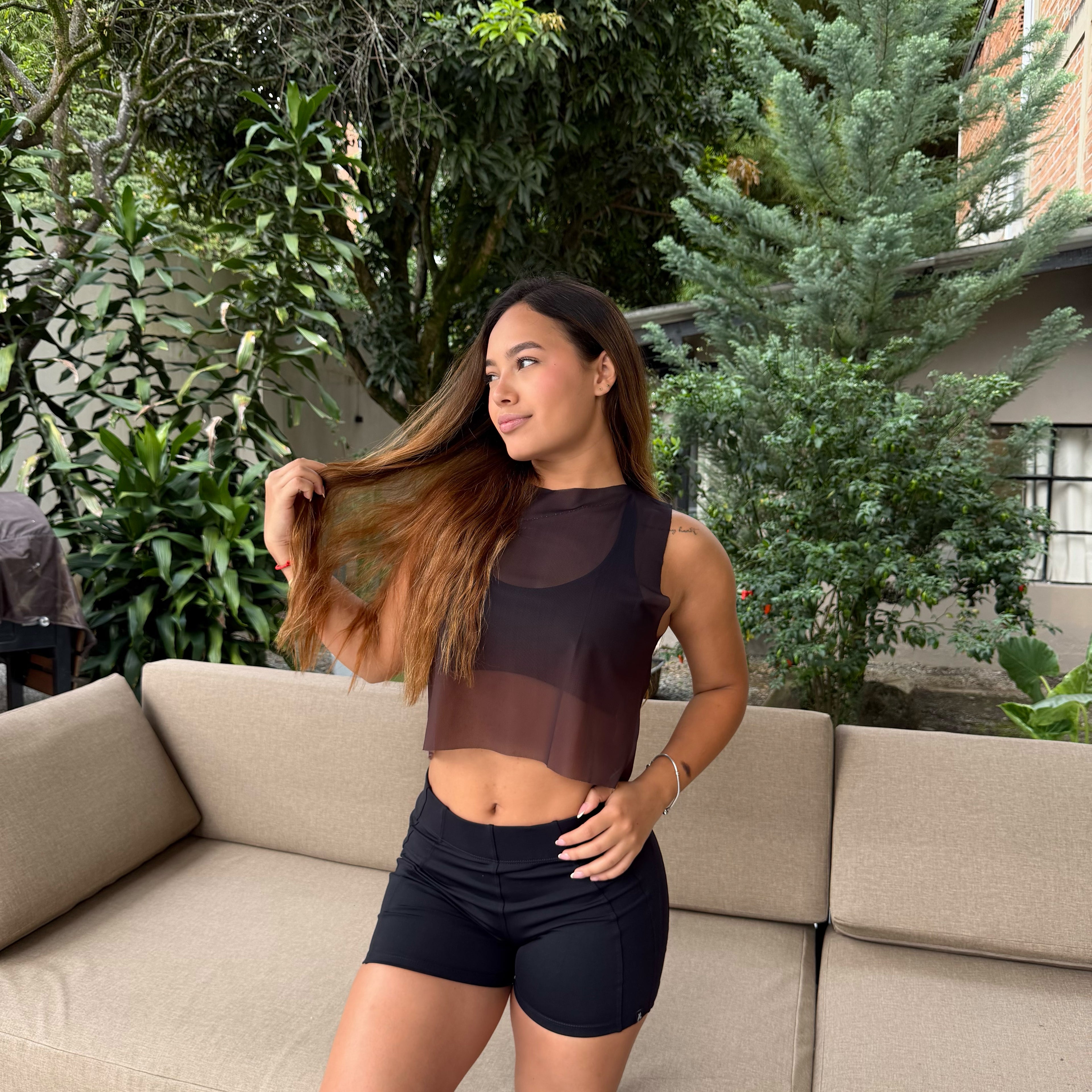 CROPTOP SIN MANGAS MALLA DAMA