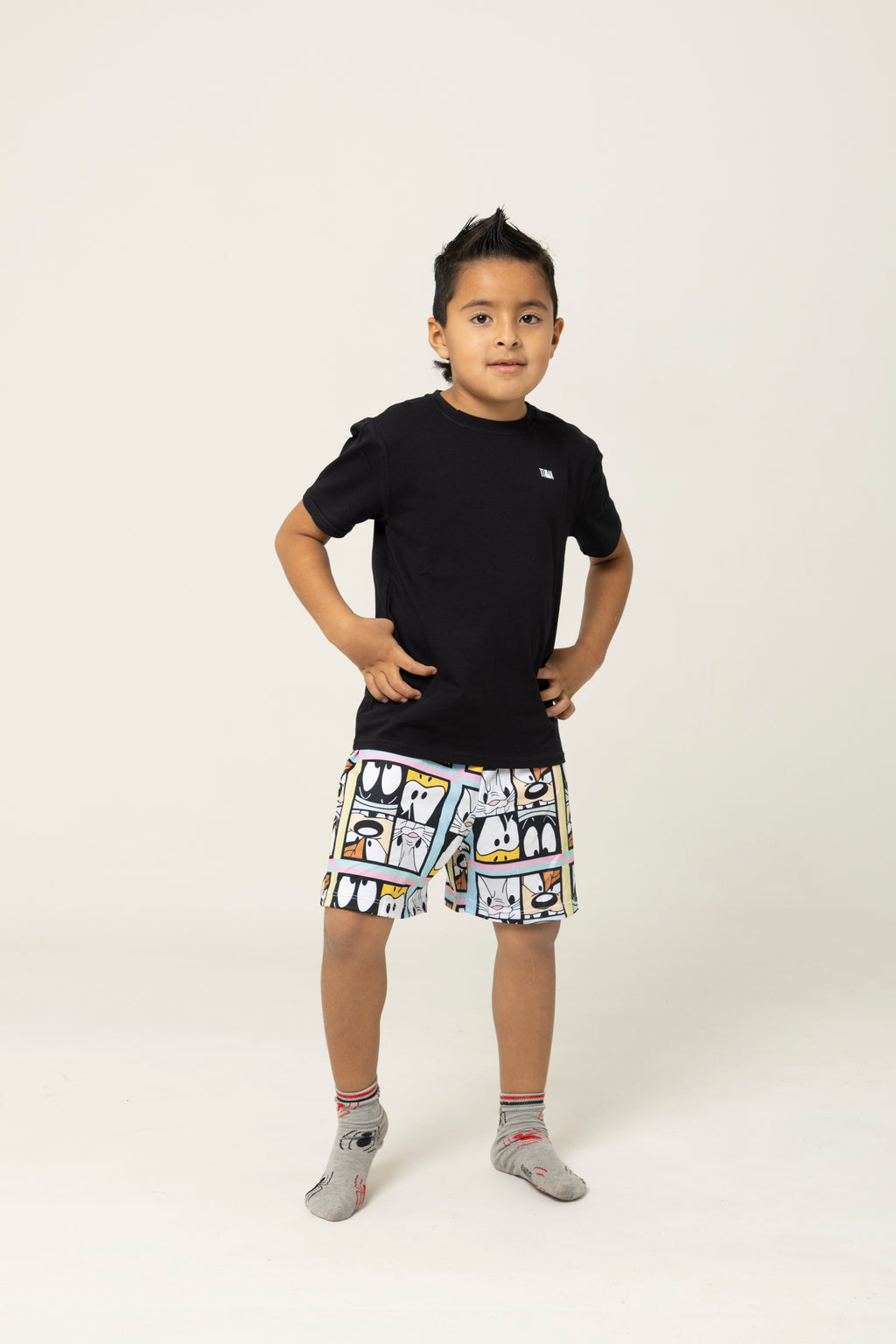 SHORT KIDS LOONEY TUNES