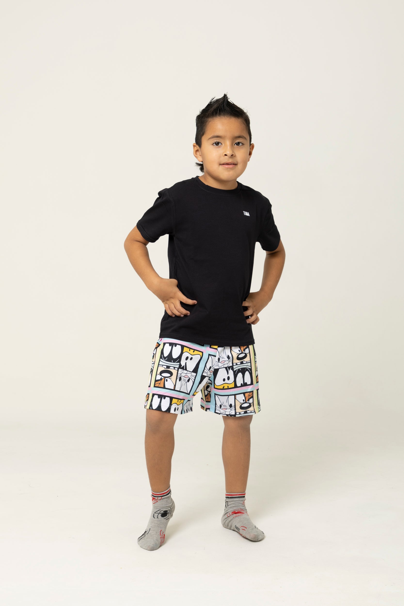 SHORT KIDS LOONEY TUNES